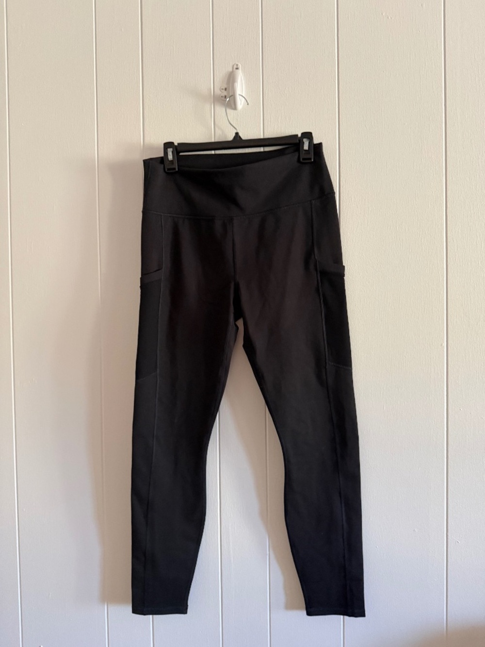 NWT New Never Worn Fabletics Black Powerhold Workout Leggings XL
